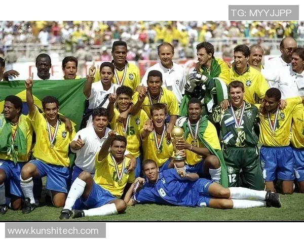 从古至今足球巨星的辉煌历程与排名解析